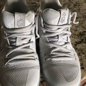 Kyrie Irving Youth Tennis Shoes